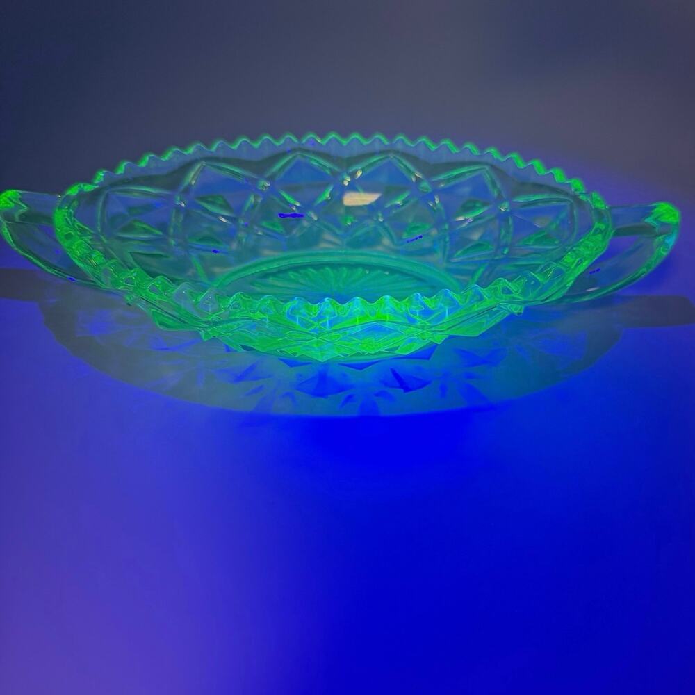 Vintage Uranium Vaseline Green Glass Handled Diamond Nappy Dish Scalloped Edge